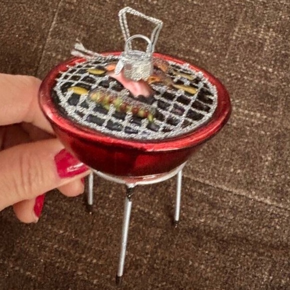 Pottery Barn Blown Glass BBQ Barbecue Kettle Grill Ornament - Picture 1 of 5